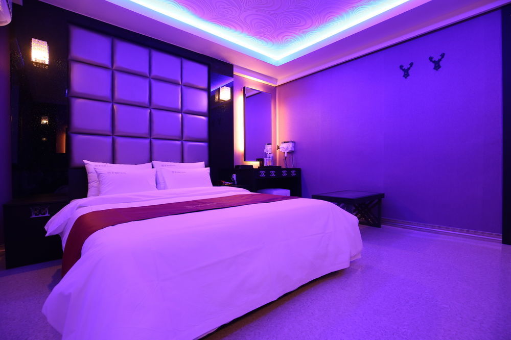 X-Mas Hotel Daejeon Bagian luar foto